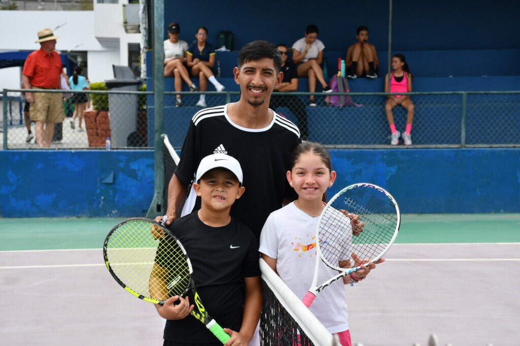 Un fin de semana lleno de mucho tenis con los más jovencitos de nuestra Escuela de Tenis.